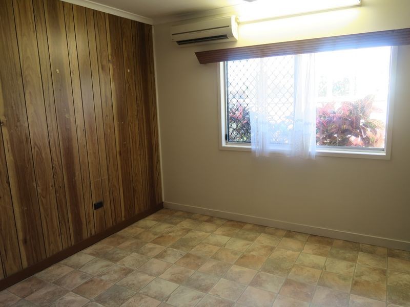 299 McCoombe Street, Mooroobool QLD 4870