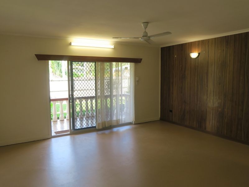 299 McCoombe Street, Mooroobool QLD 4870