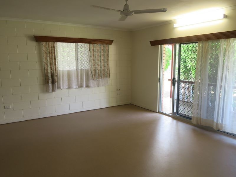 299 McCoombe Street, Mooroobool QLD 4870