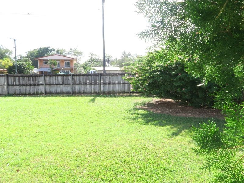 299 McCoombe Street, Mooroobool QLD 4870