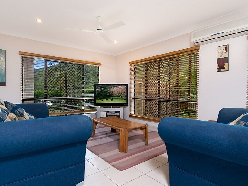 9 Fantan Close, Redlynch QLD 4870