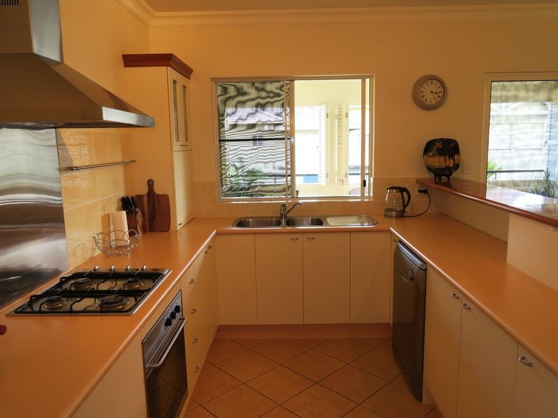 410/2 Greenslopes Street, Cairns North QLD 4870