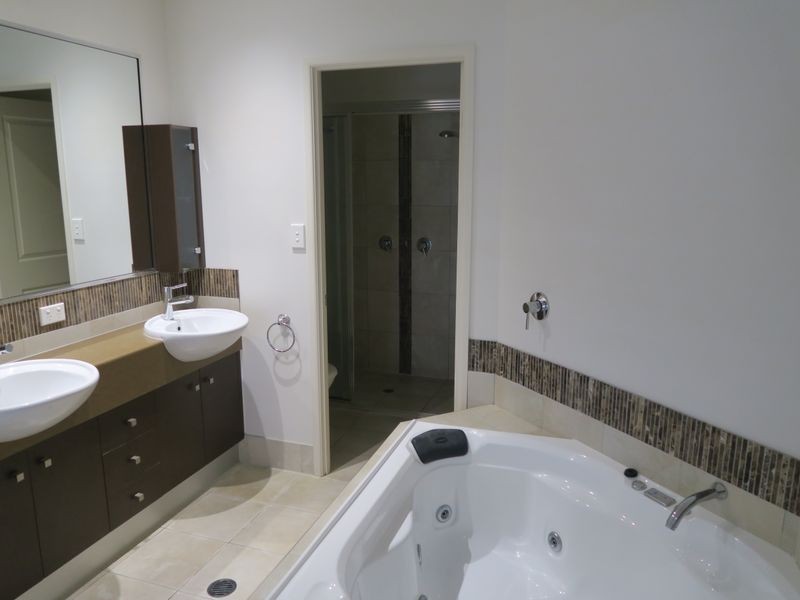 8/27-29 Pembroke Street, Parramatta Park QLD 4870