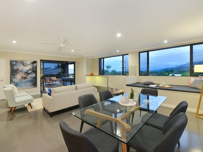 12 Sommerville Crescent, Whitfield QLD 4870