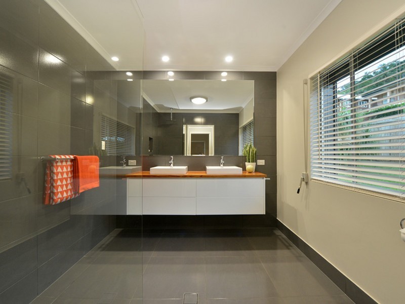 12 Sommerville Crescent, Whitfield QLD 4870