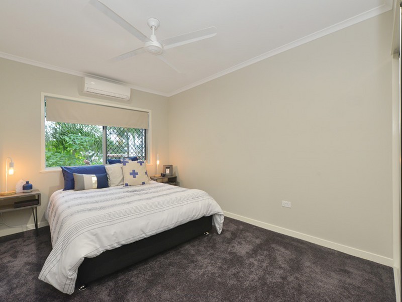 12 Sommerville Crescent, Whitfield QLD 4870