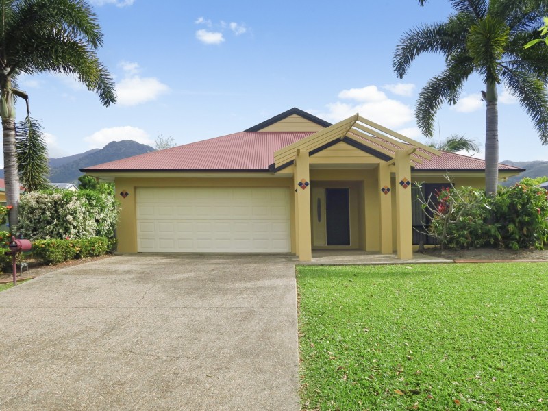 6 Aroona Street, Caravonica QLD 4878