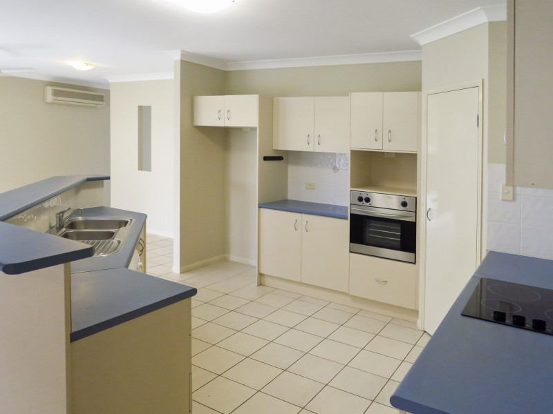 6 Aroona Street, Caravonica QLD 4878