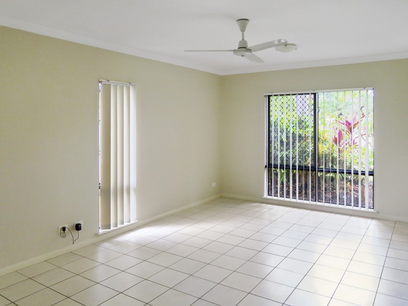 6 Aroona Street, Caravonica QLD 4878