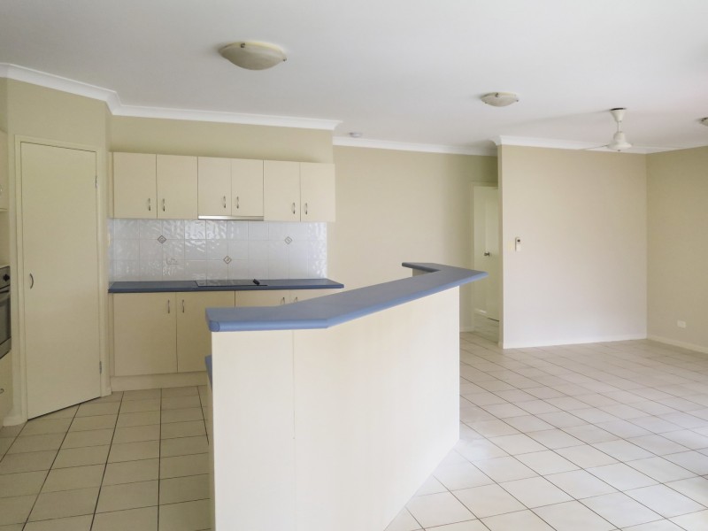 6 Aroona Street, Caravonica QLD 4878