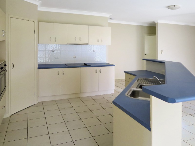 6 Aroona Street, Caravonica QLD 4878