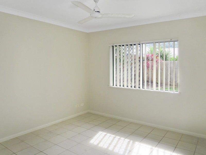 6 Aroona Street, Caravonica QLD 4878