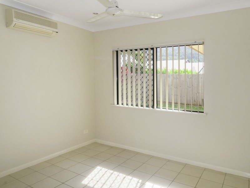 6 Aroona Street, Caravonica QLD 4878