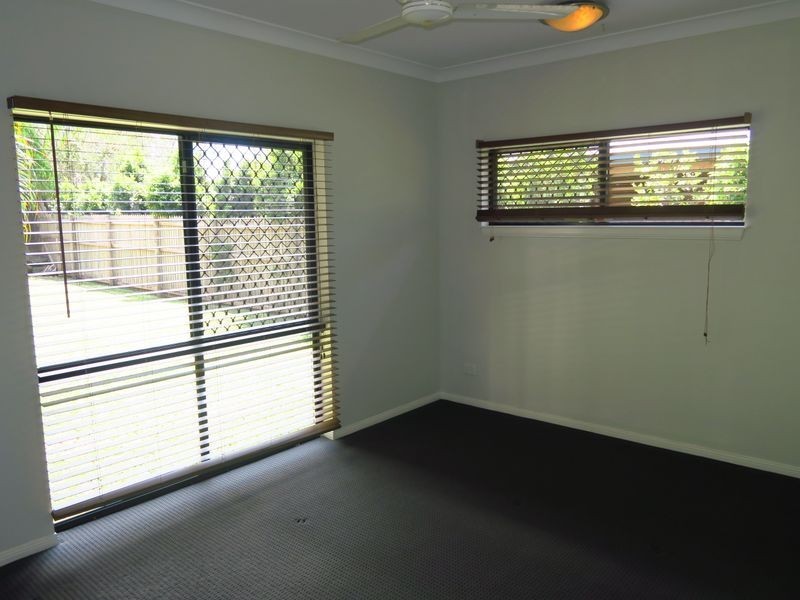 40 Daphne Drive, Redlynch QLD 4870