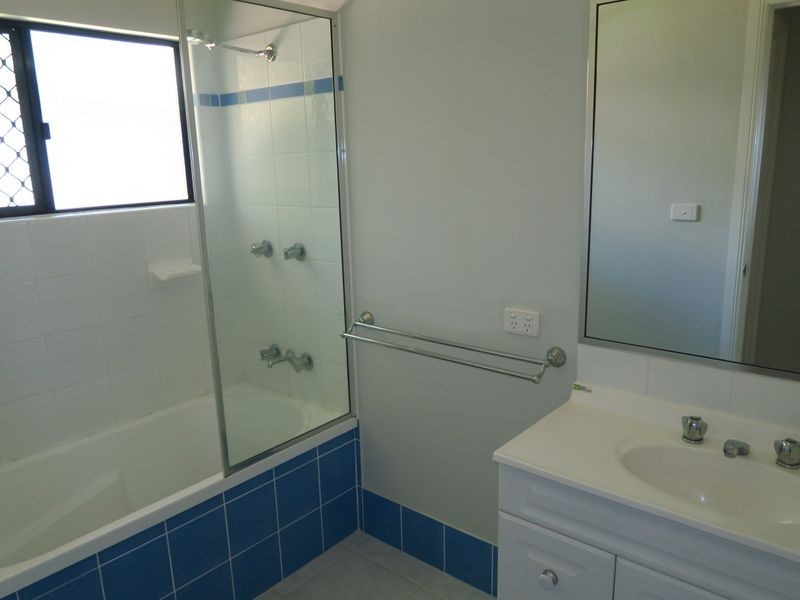 40 Daphne Drive, Redlynch QLD 4870