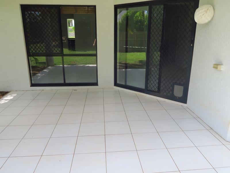 40 Daphne Drive, Redlynch QLD 4870