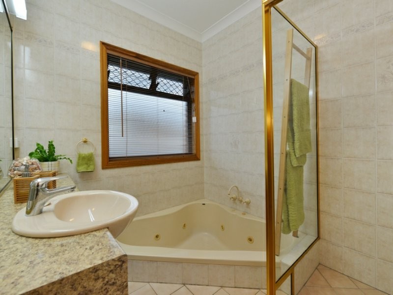 170 Harvey Road, Redlynch QLD 4870