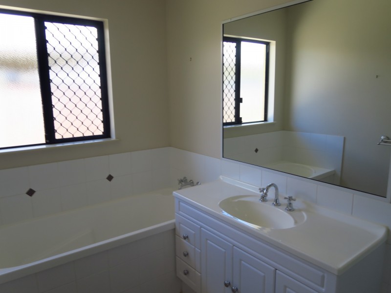52 Benjamina Street, Mount Sheridan QLD 4868