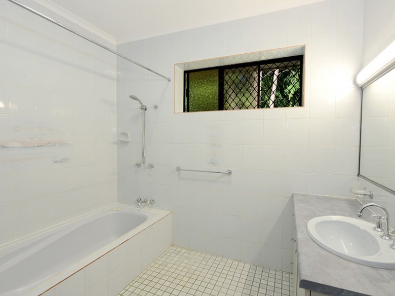 4 Finch Street, Bayview Heights QLD 4868