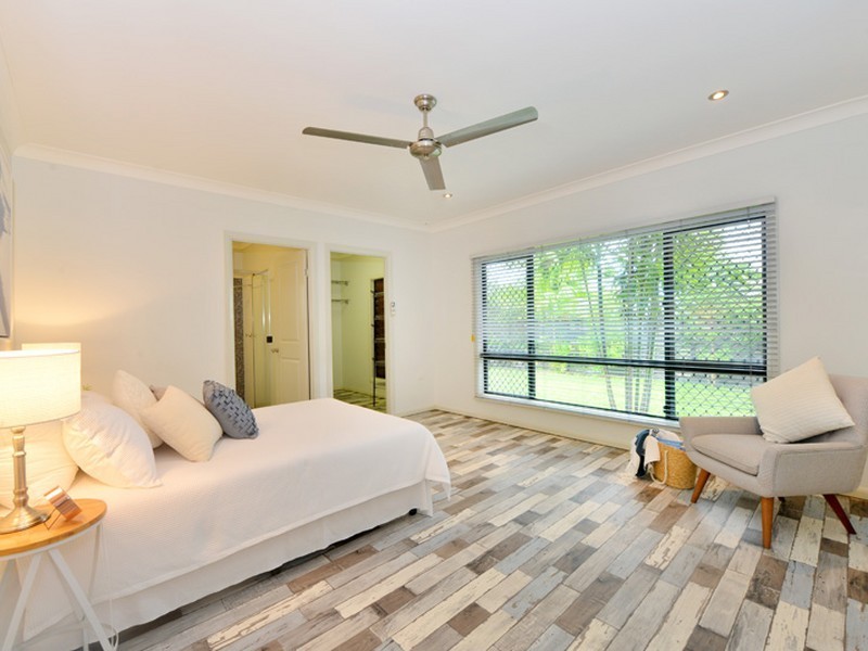 14 Springbrook Avenue, Redlynch QLD 4870