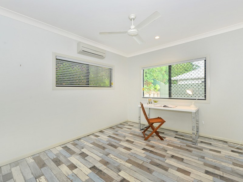 14 Springbrook Avenue, Redlynch QLD 4870