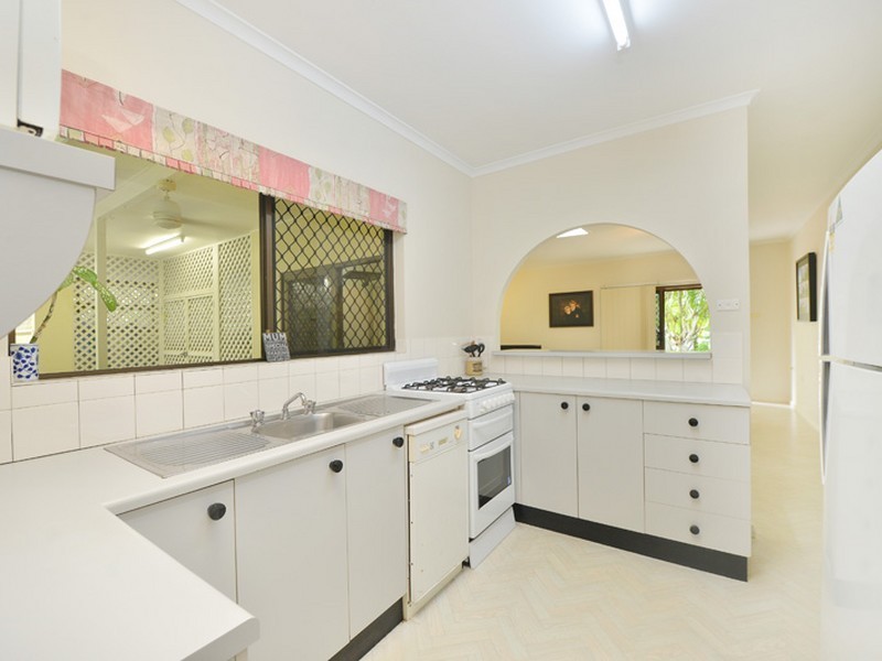 15 Hobson Drive, Brinsmead QLD 4870