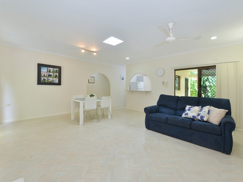 15 Hobson Drive, Brinsmead QLD 4870