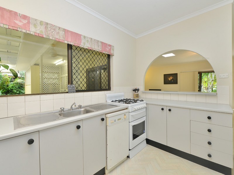 15 Hobson Drive, Brinsmead QLD 4870