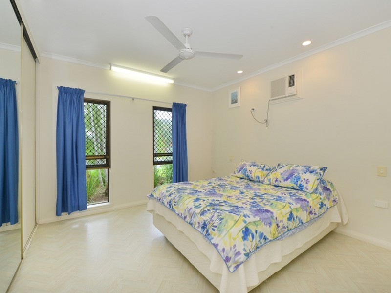15 Hobson Drive, Brinsmead QLD 4870