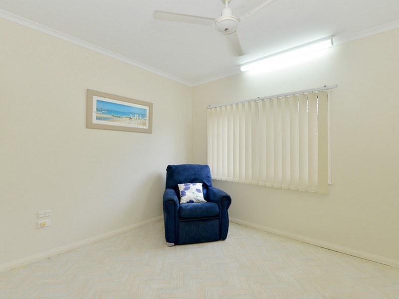 15 Hobson Drive, Brinsmead QLD 4870