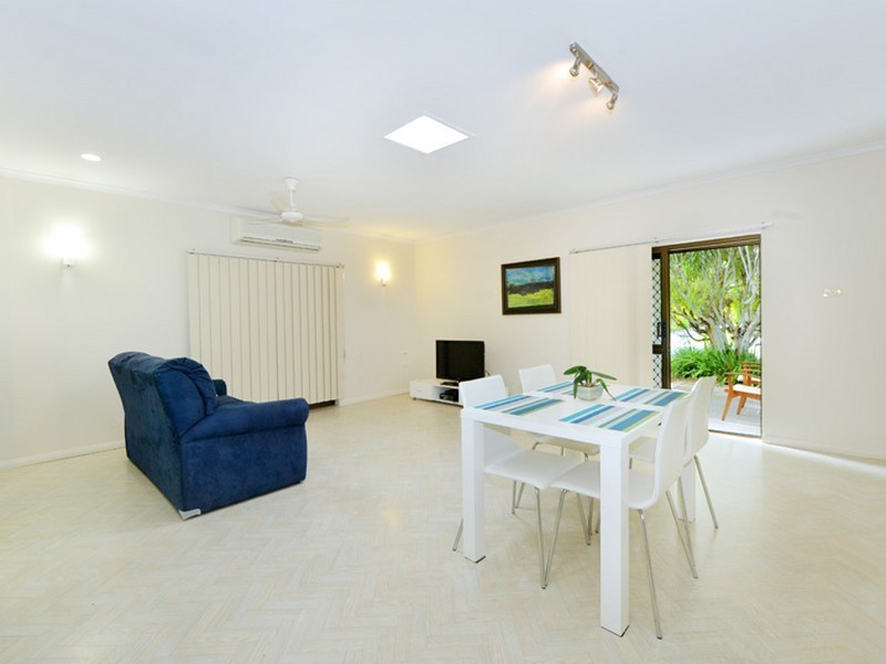 15 Hobson Drive, Brinsmead QLD 4870