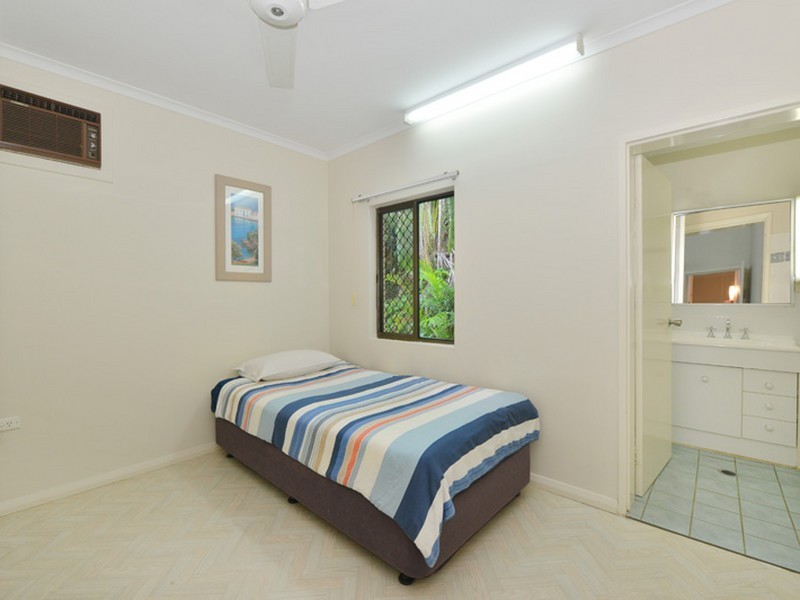 15 Hobson Drive, Brinsmead QLD 4870