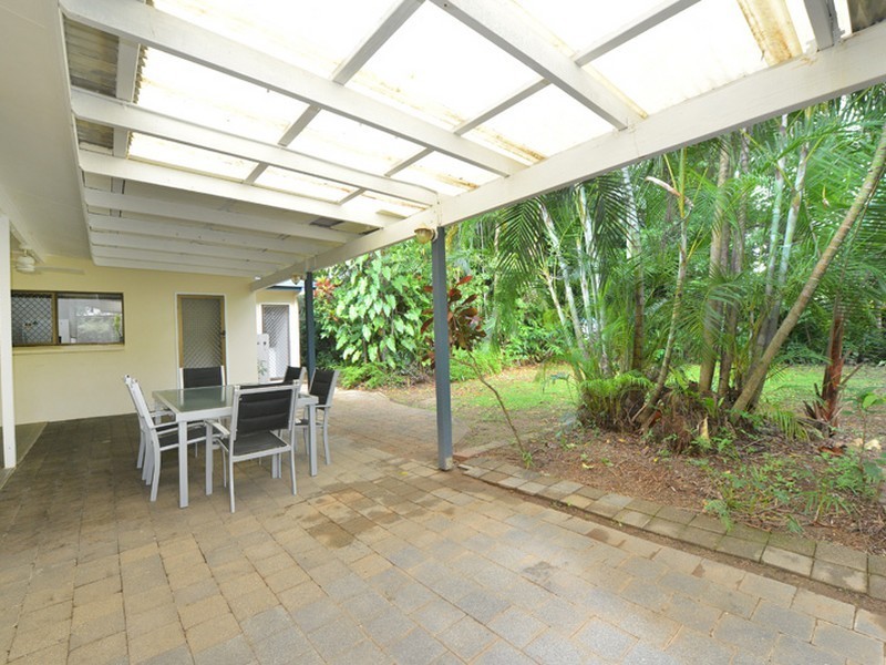 15 Hobson Drive, Brinsmead QLD 4870
