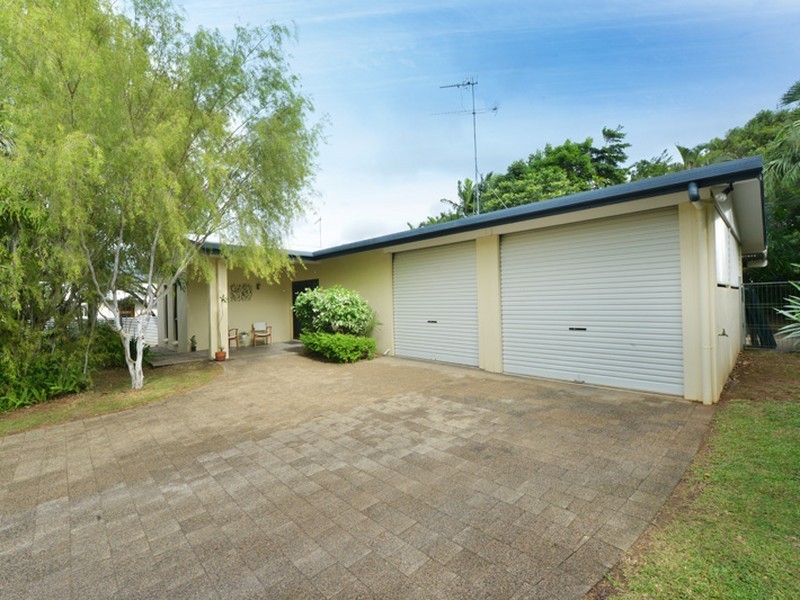 15 Hobson Drive, Brinsmead QLD 4870