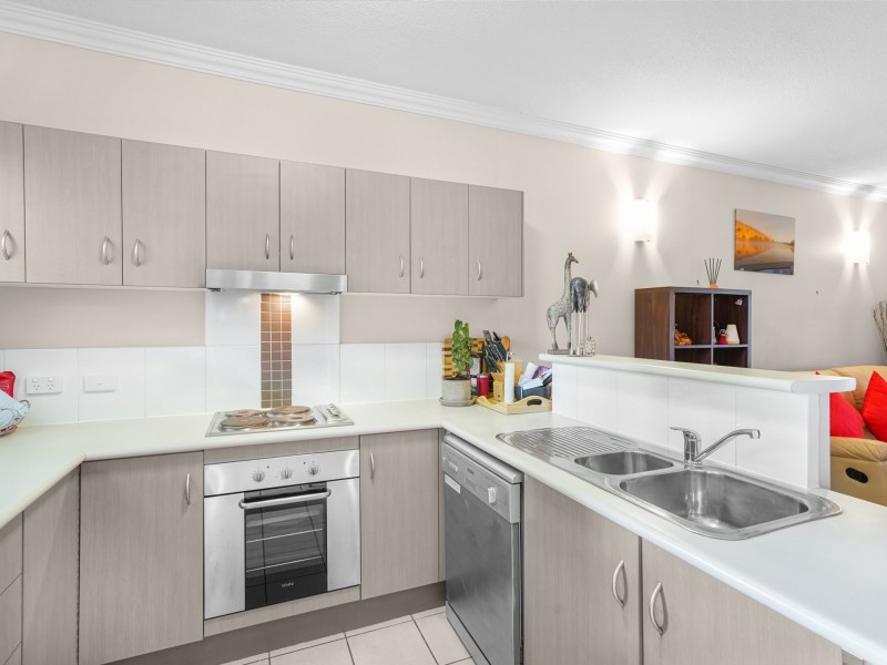 308/2-8 Centenary Close, Manoora QLD 4870