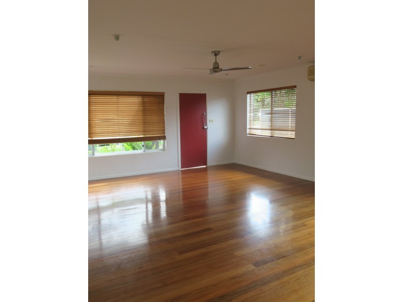 19 Sommerville Crescent, Whitfield QLD 4870