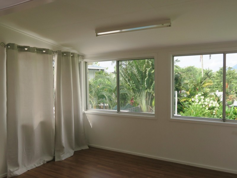 19 Sommerville Crescent, Whitfield QLD 4870