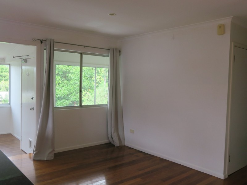 19 Sommerville Crescent, Whitfield QLD 4870