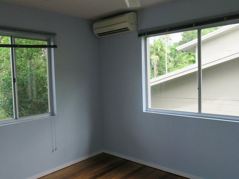 19 Sommerville Crescent, Whitfield QLD 4870