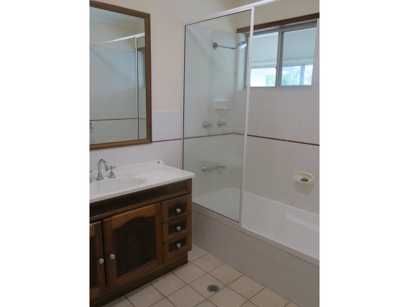 19 Sommerville Crescent, Whitfield QLD 4870