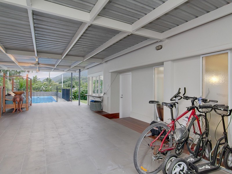 19 Sommerville Crescent, Whitfield QLD 4870