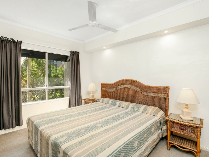 1113/2 Greenslopes Street, Cairns North QLD 4870