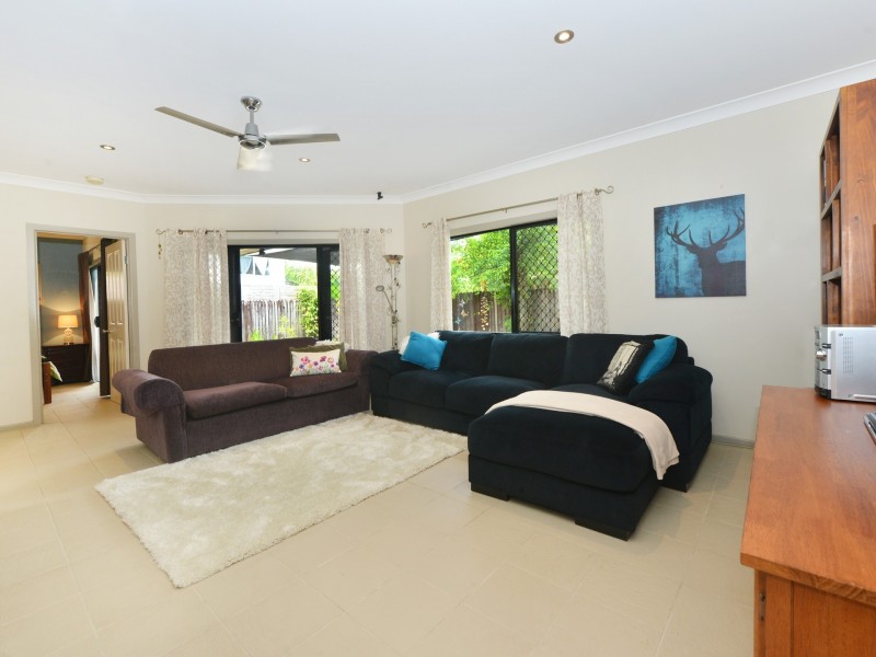 17 Sherwood Close, Brinsmead QLD 4870