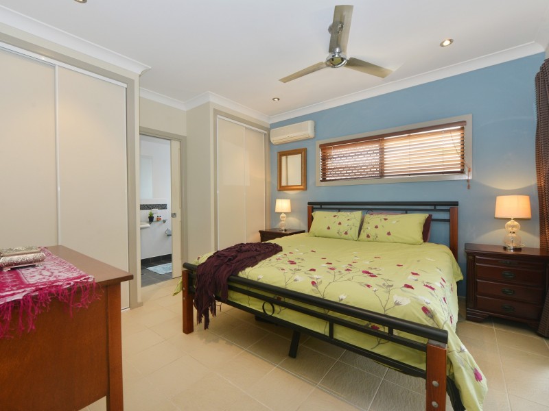 17 Sherwood Close, Brinsmead QLD 4870