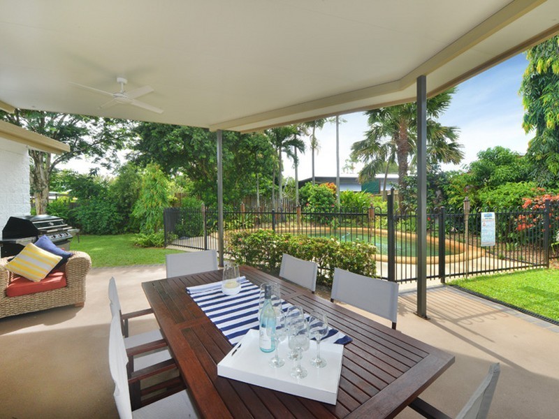 3 Elm Street, Holloways Beach QLD 4878