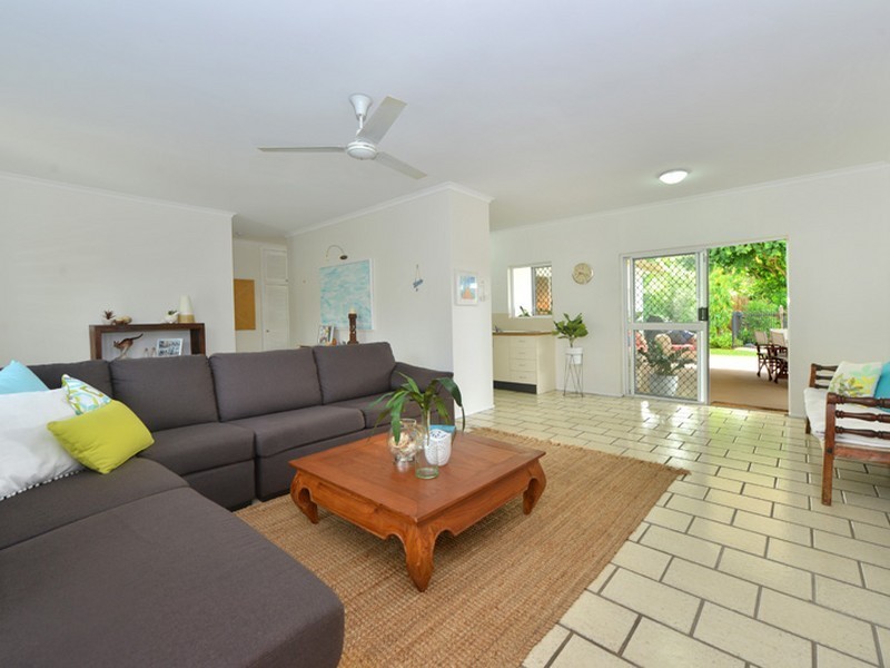3 Elm Street, Holloways Beach QLD 4878