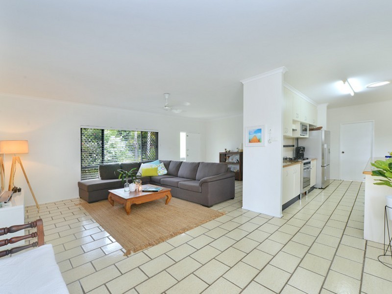 3 Elm Street, Holloways Beach QLD 4878