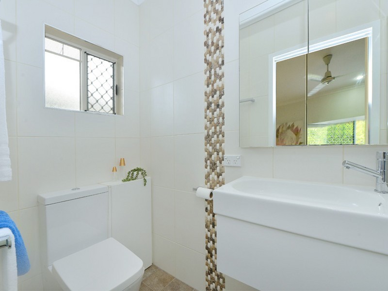 3 Elm Street, Holloways Beach QLD 4878