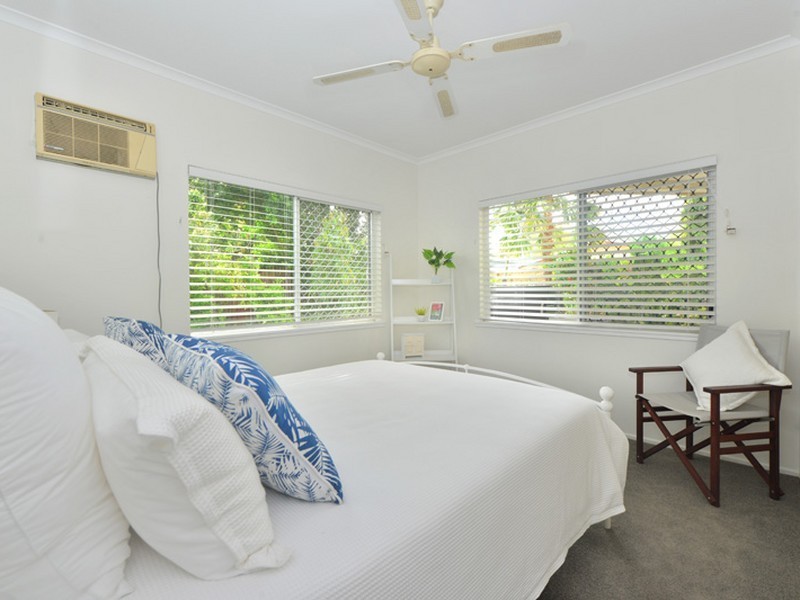 3 Elm Street, Holloways Beach QLD 4878