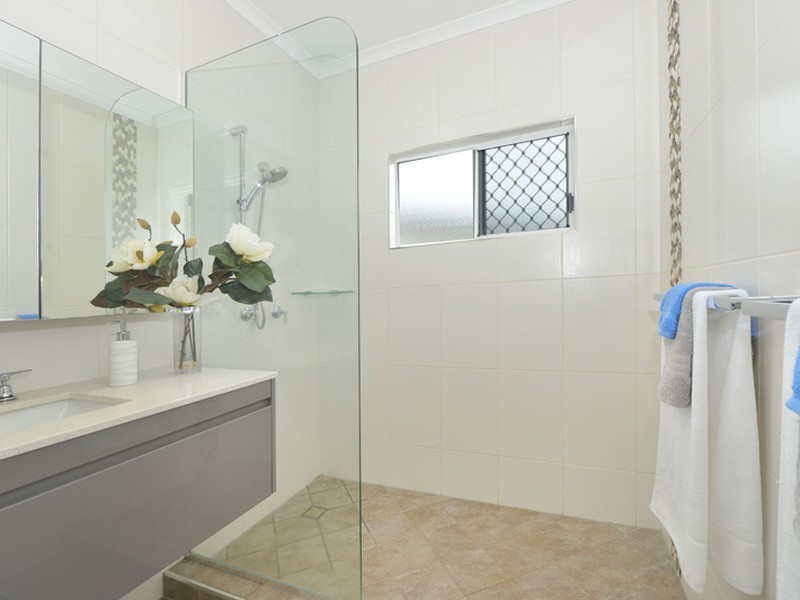 3 Elm Street, Holloways Beach QLD 4878